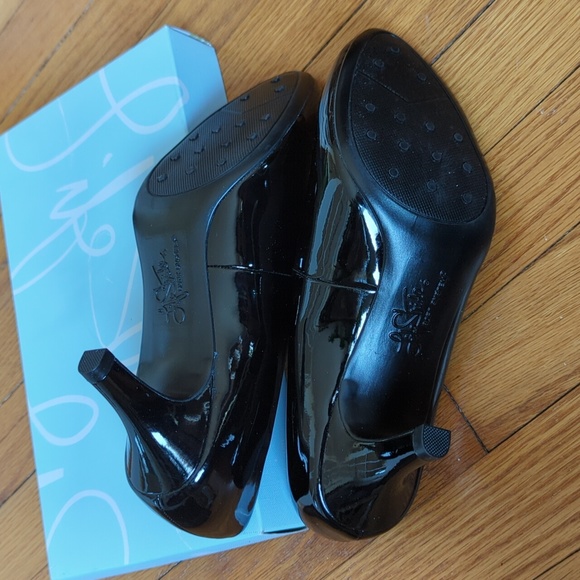 NWT Life Stride black patent leather pumps size 7.5 Wide - Picture 5 of 8